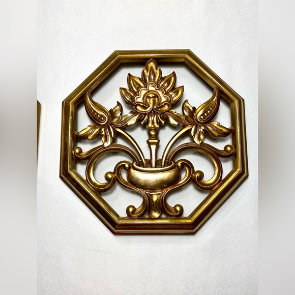 2 Scone Decoration Syroco Wall hangings 2 pc Set Octagon Hand Painted Gold - Picture 5 of 11